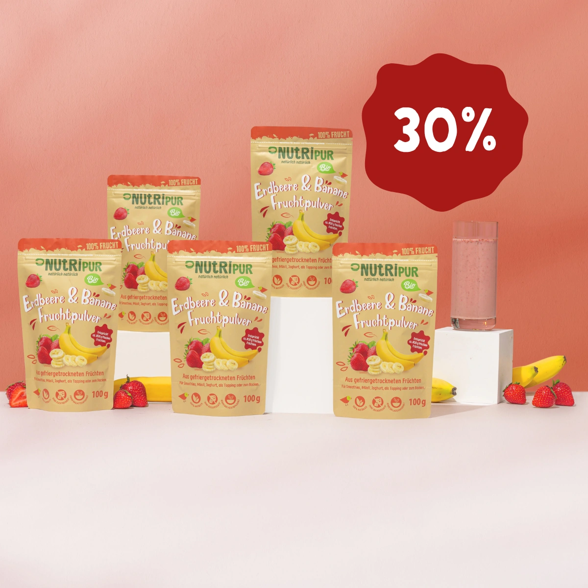 Her er et produktbillede af tilbuddet med det frysetørrede økologiske frugtpulver “Jordbær-Banan” i 5x100 gram. Nu 30 procent rabat.