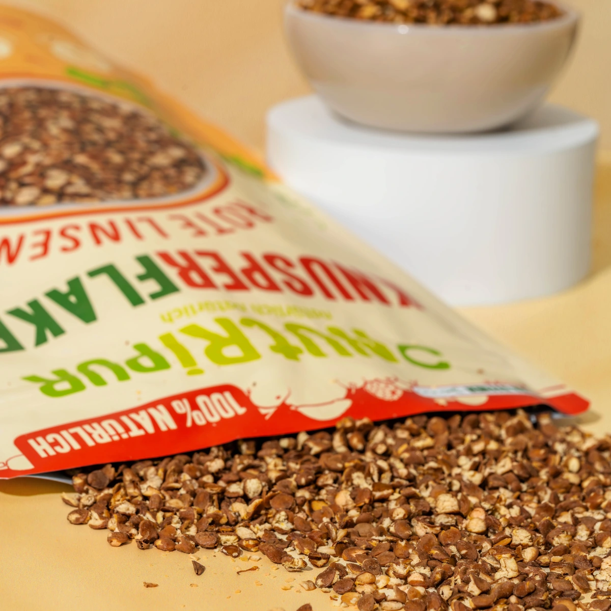 Billedet viser emballagen med røde linsesnacks