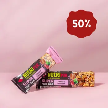 Her er et produktbillede af nøddebaren Super Nut med mandler og tranebær. Nu 50 procent rabat