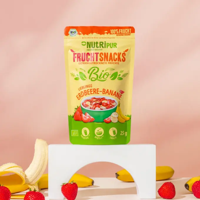 Detaljebillede af emballagen og de frysetørrede ,,Økologiske Favoritter Jordbær-Banan’’.