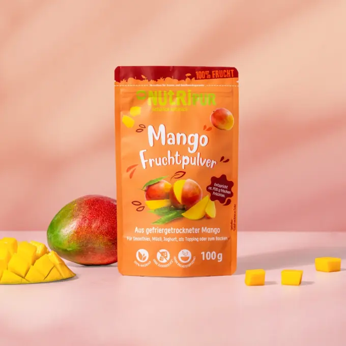 Detaljebillede af emballagen og det frysetørrede mangopulver.
