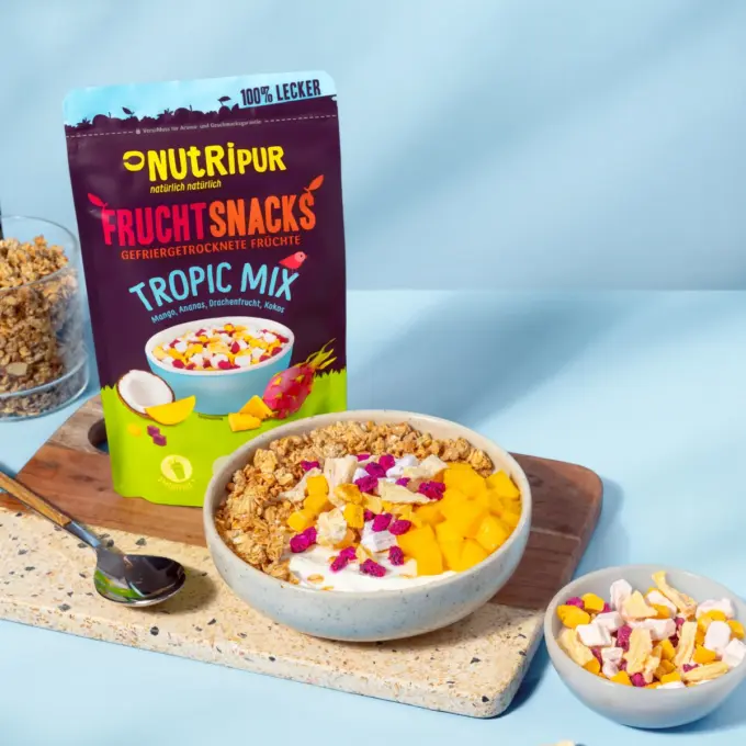 Billedet viser frysetørrede frugtblanding “Tropic Mix” i müsli