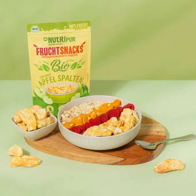 Billedet viser de frysetørrede ,,økologiske æblebåde’’ i müsli.