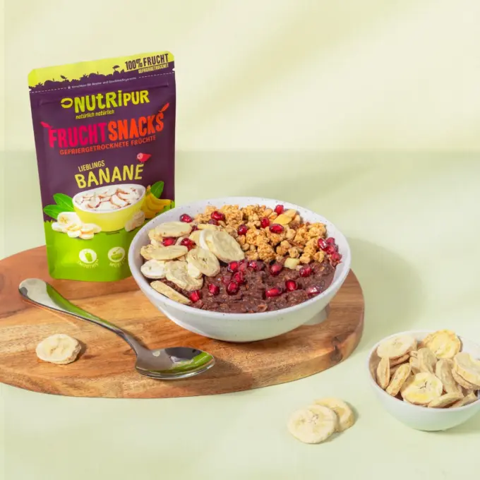 Billedet viser frysetørrede bananer i müsli