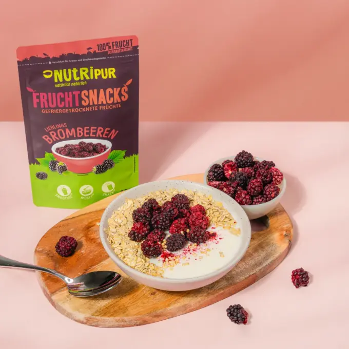 Billedet viser frysetørrede brombær i müsli