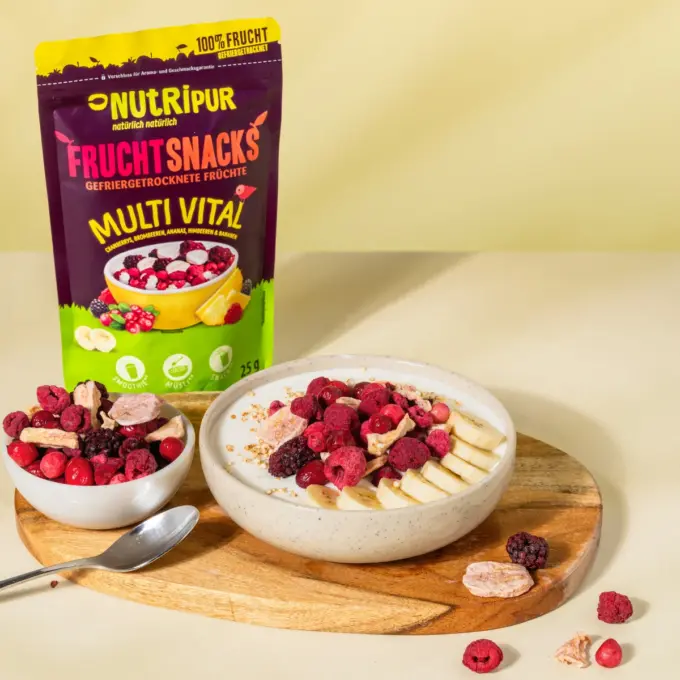 Billedet viser den frysetørrede frugtblanding “Multi Vital” i müsli
