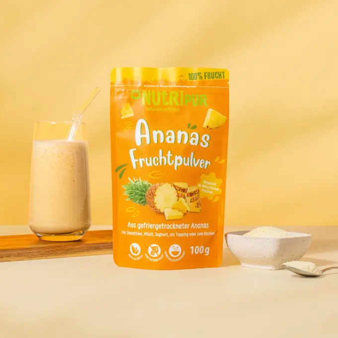 Billedet viser det frysetørrede ananaspulver anvendt som shake.