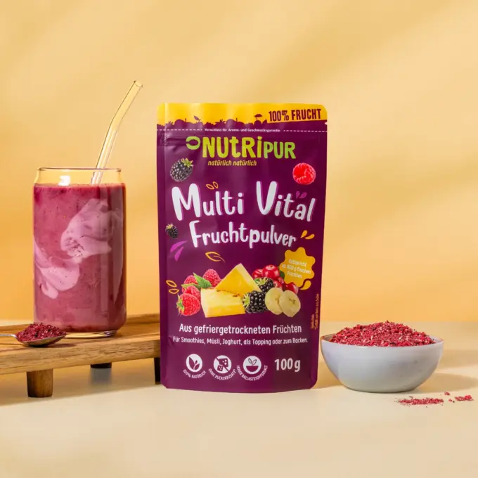 Billedet viser det frysetørrede “Multi Vital” frugtpulver anvendt som shake.