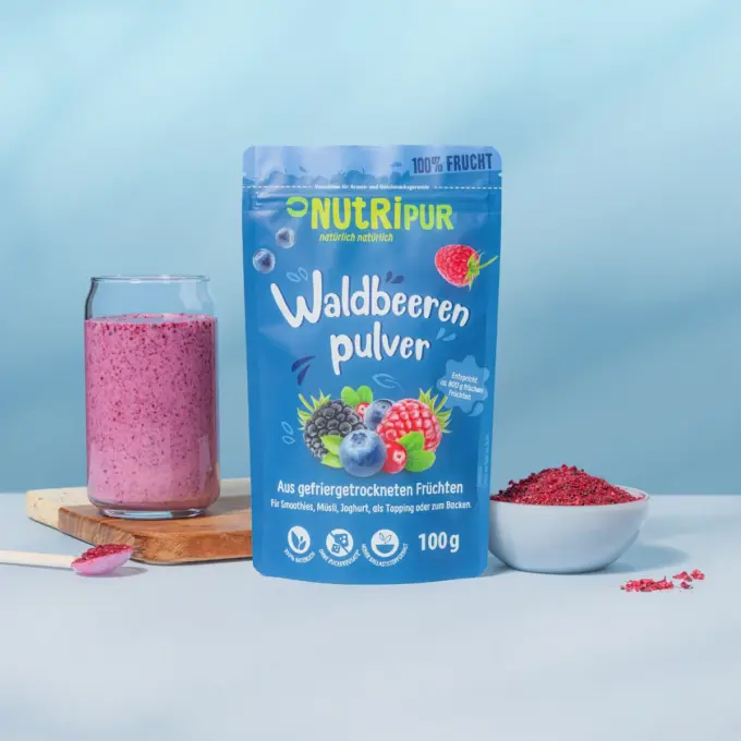 Billedet viser det frysetørrede skovbærpulver anvendt som shake.