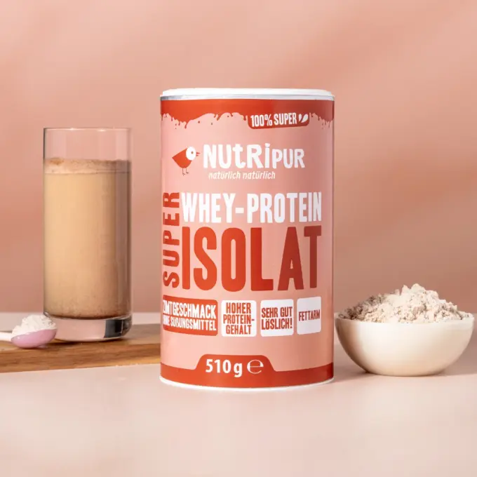 Billedet viser Super Isolat Whey Proteinpulver Kanel som smoothie.