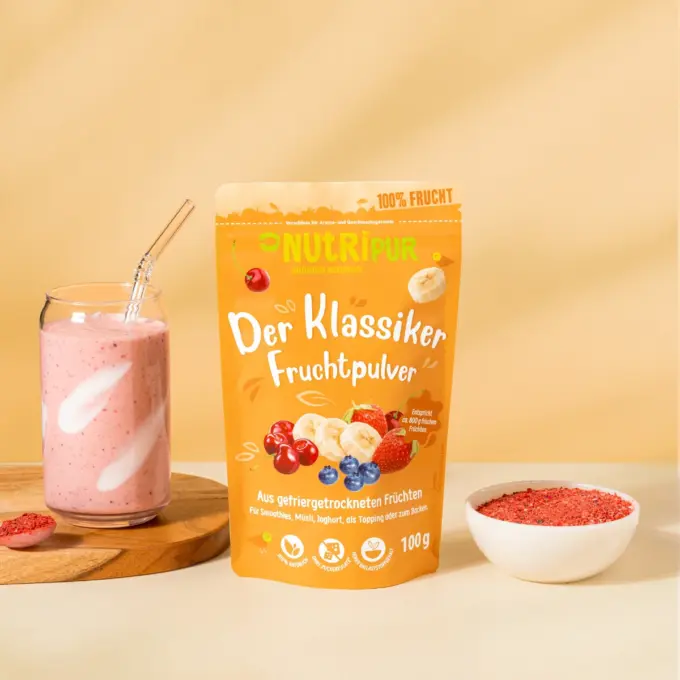 Billedet viser det frysetørrede frugtpulver “Den Klassiske” anvendt som smoothie.