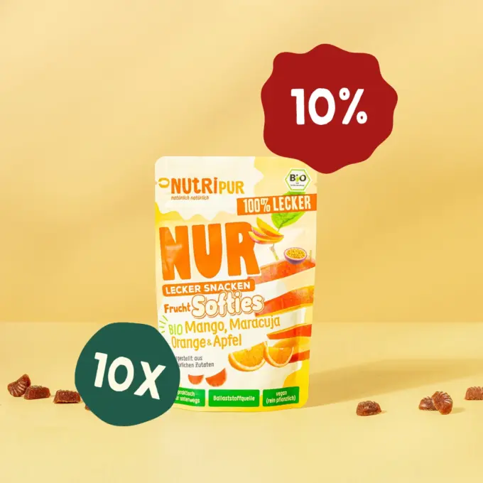 Her er et produktbillede af tilbuddet med det økologiske bløde frugtslik “Softies” med mango, passionsfrugt, appelsin i 10x35 gram.