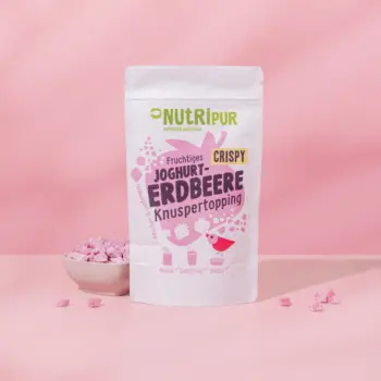 Her er et produktbillede af Nutripurs knasende topping med yoghurt og jordbær.