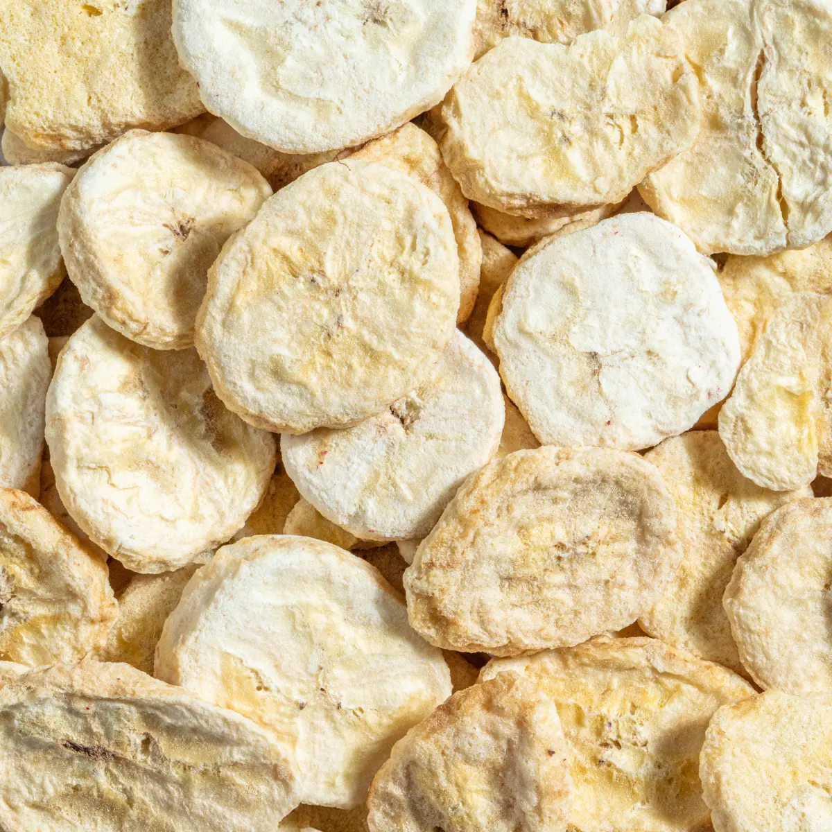 Billedet viser et makrobillede af de frysetørrede ,,økologiske bananer’’ fra NutriPur