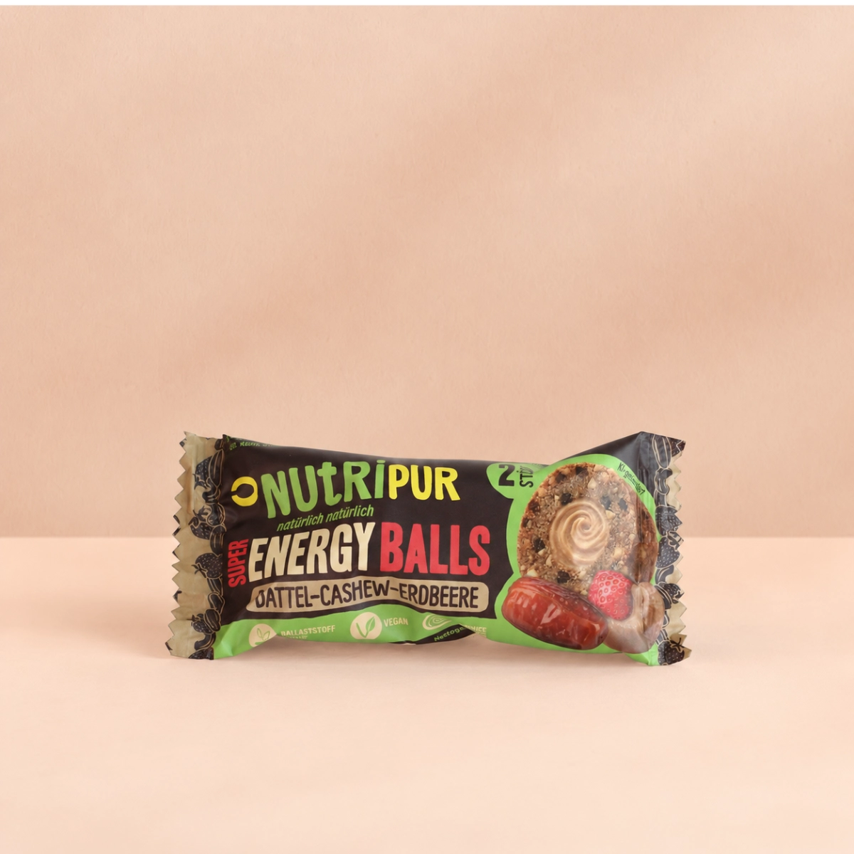 Produktbillede af Energyballs med dadler, cashewnødder og jordbær
